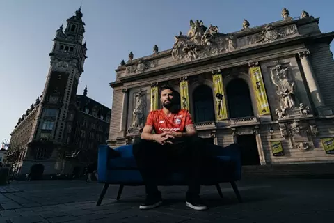 جيرو يعانق التاريخ.. كيف أعلن ليل عن ضم أسطورة منتخب فرنسا؟